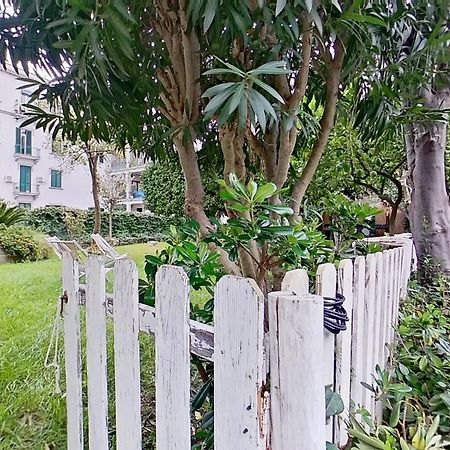 Il Giardino Di Vico Neve Bed & Breakfast Naples Luaran gambar